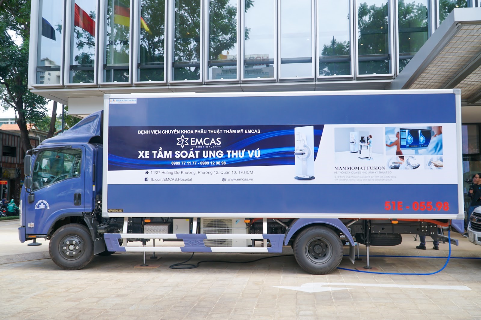 EMCAS khởi chạy chuyến xe tầm soát ung thư vú miễn phí đầu tiên - 1