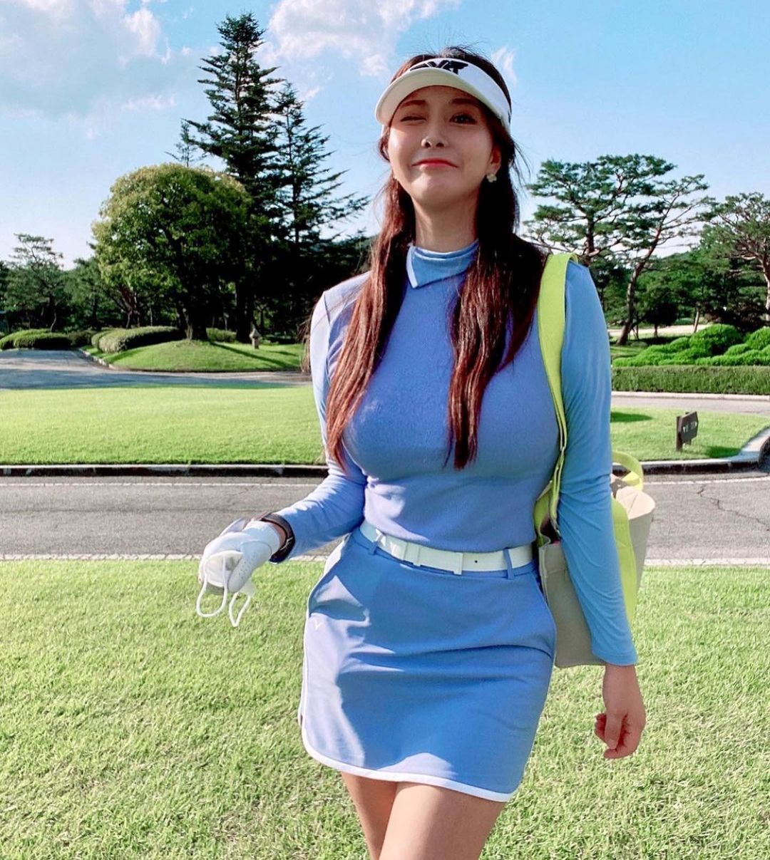 Váy, áo giá 20 triệu đồng của các kiều nữ Hàn Quốc trên sân golf có gì đặc biệt? - 6