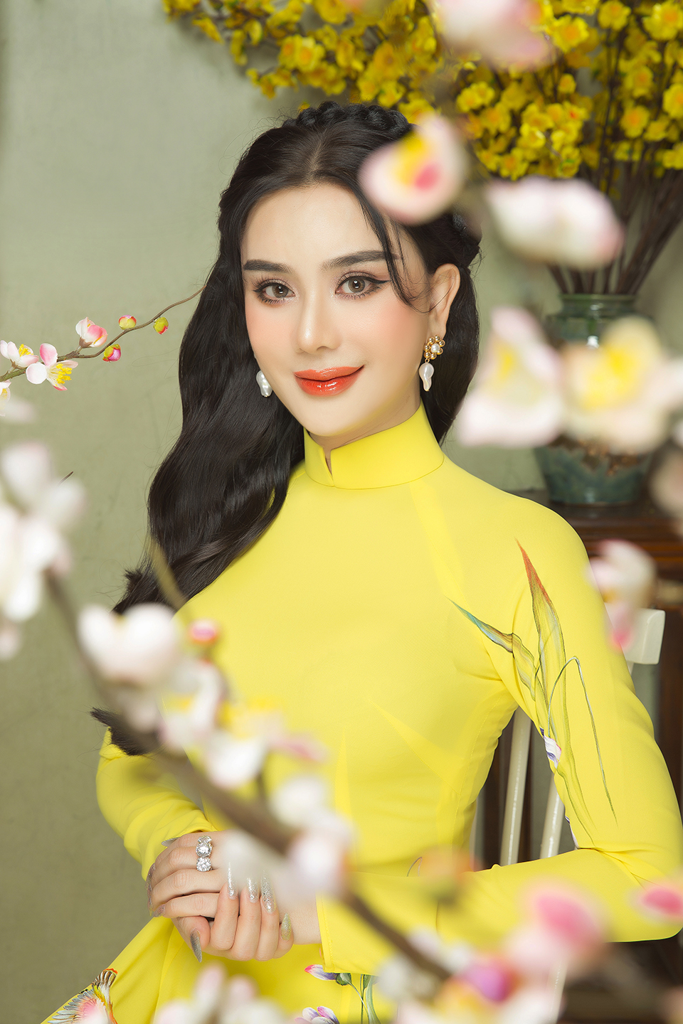 Lâm Khánh Chi &#34;vung 2 tỷ để làm con gái&#34;, nhan sắc hiện tại gây bất ngờ - 3