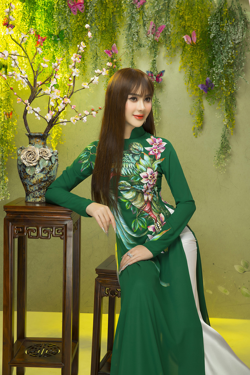 Lâm Khánh Chi &#34;vung 2 tỷ để làm con gái&#34;, nhan sắc hiện tại gây bất ngờ - 4