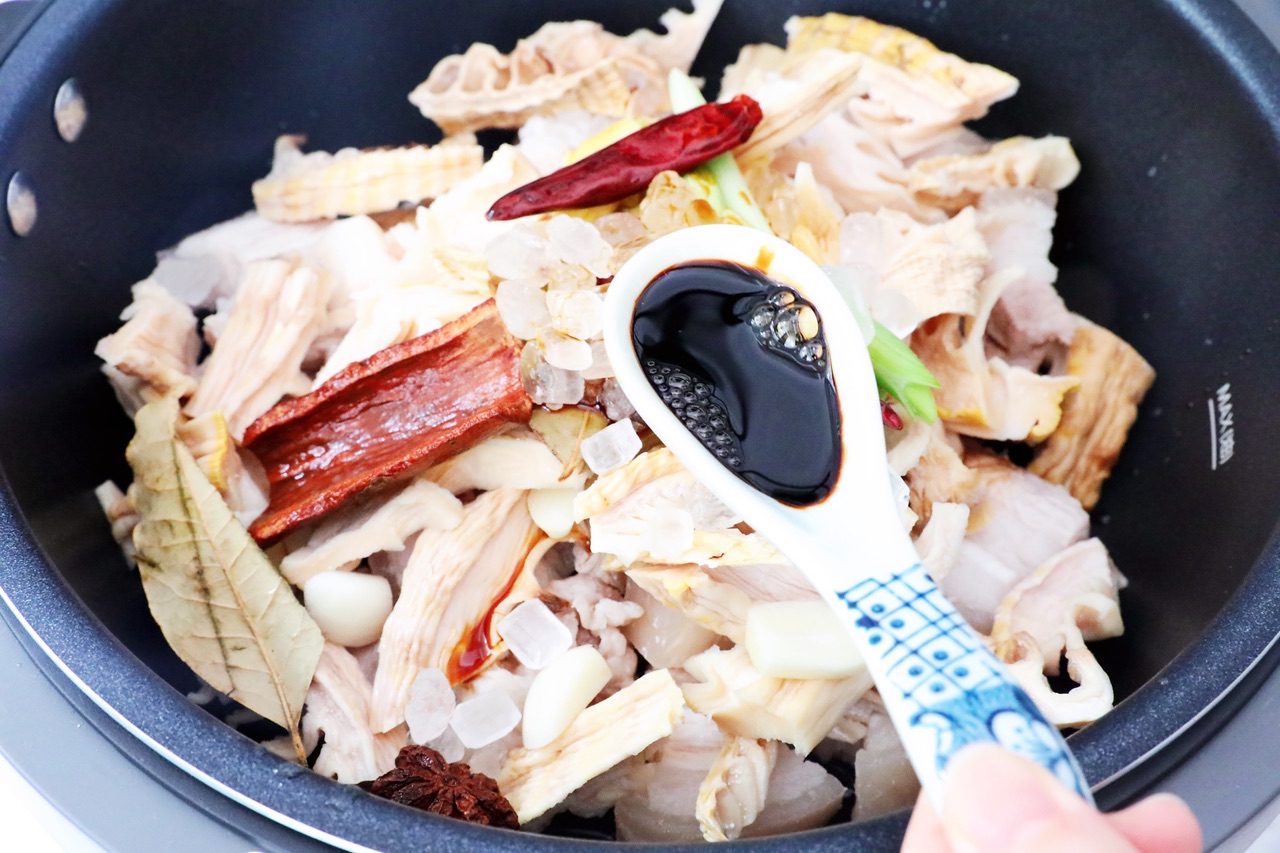 Tận dụng thịt, măng khô dư sau Tết làm ngay món ăn hấp dẫn này - 7