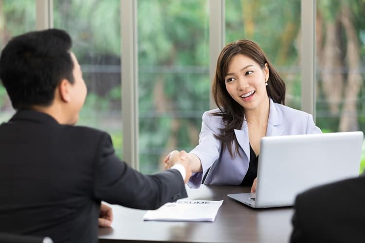 8 yếu tố then chốt giúp bạn được nhà tuyển dụng đánh giá cao khi phỏng vấn - 2