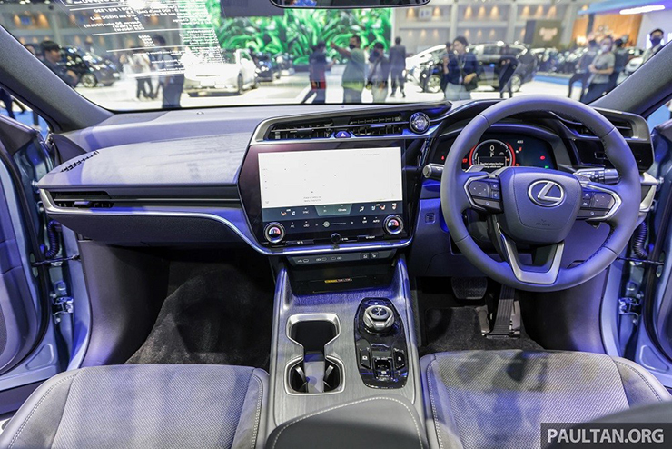 Lexus RZ 2023 chính thức mở bán, xe điện giá từ 2,6 tỷ đồng - 7