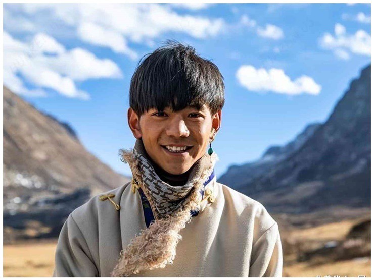 Từ chàng chăn bò chân quê gây bão MXH, "hot boy Tây Tạng" giờ đã khác xưa - 1