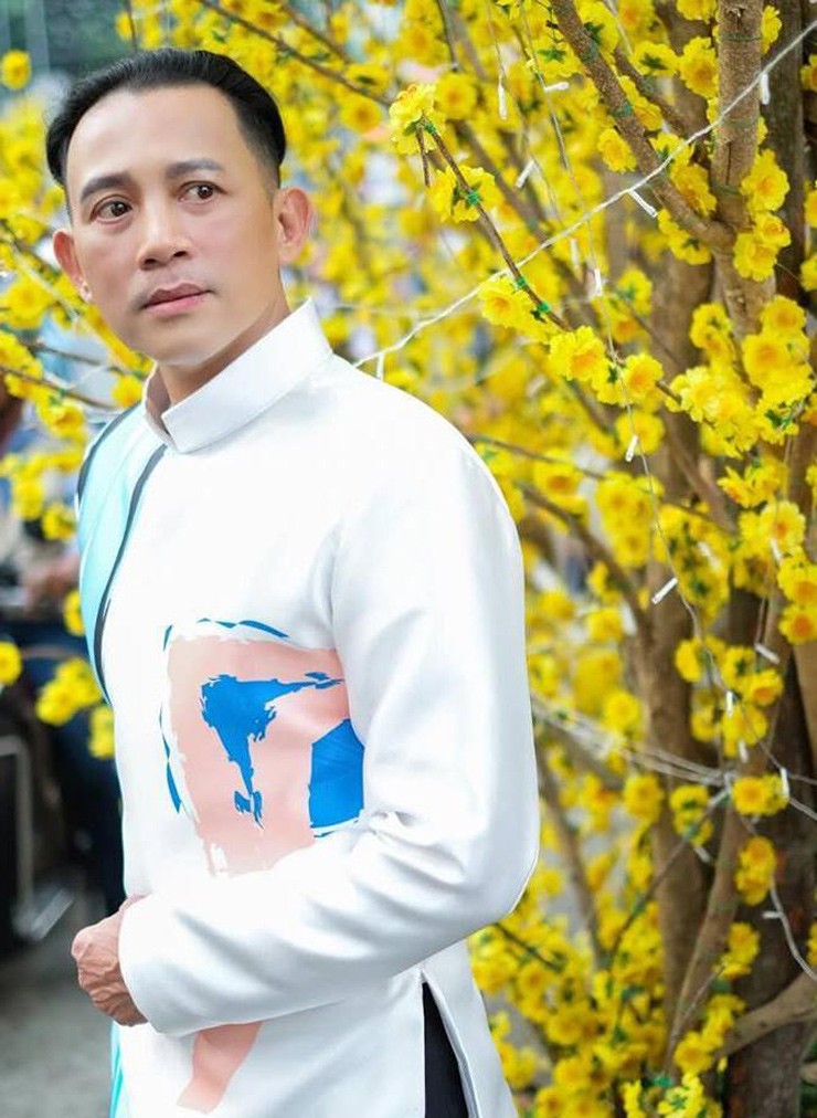 NS Hữu Tiến trải qua bi kịch “ở rể nhà giàu”, giờ được con gái Á hậu mua tặng nhà - 1