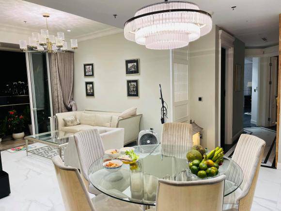 NS Hữu Tiến trải qua bi kịch “ở rể nhà giàu”, giờ được con gái Á hậu mua tặng nhà - 8