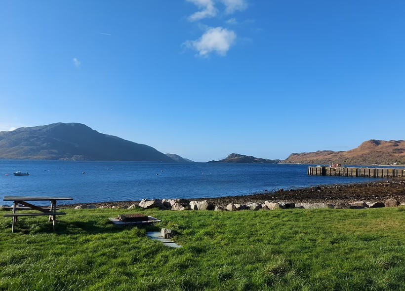 Khám phá nhà hàng xa xôi nhất nước Anh, phải đi bộ gần 40km qua đồi núi mới tới được - 4