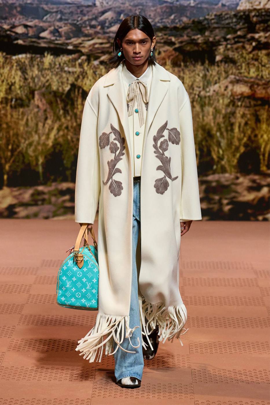 Bộ sưu tập Louis Vuitton Thu Đông 2024 của Pharrell ấn tượng với sự xa hoa, tinh tế - 1