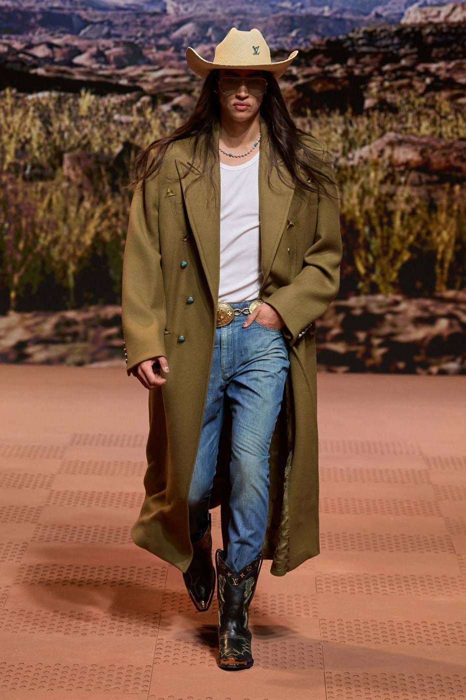 Bộ sưu tập Louis Vuitton Thu Đông 2024 của Pharrell ấn tượng với sự xa hoa, tinh tế - 17