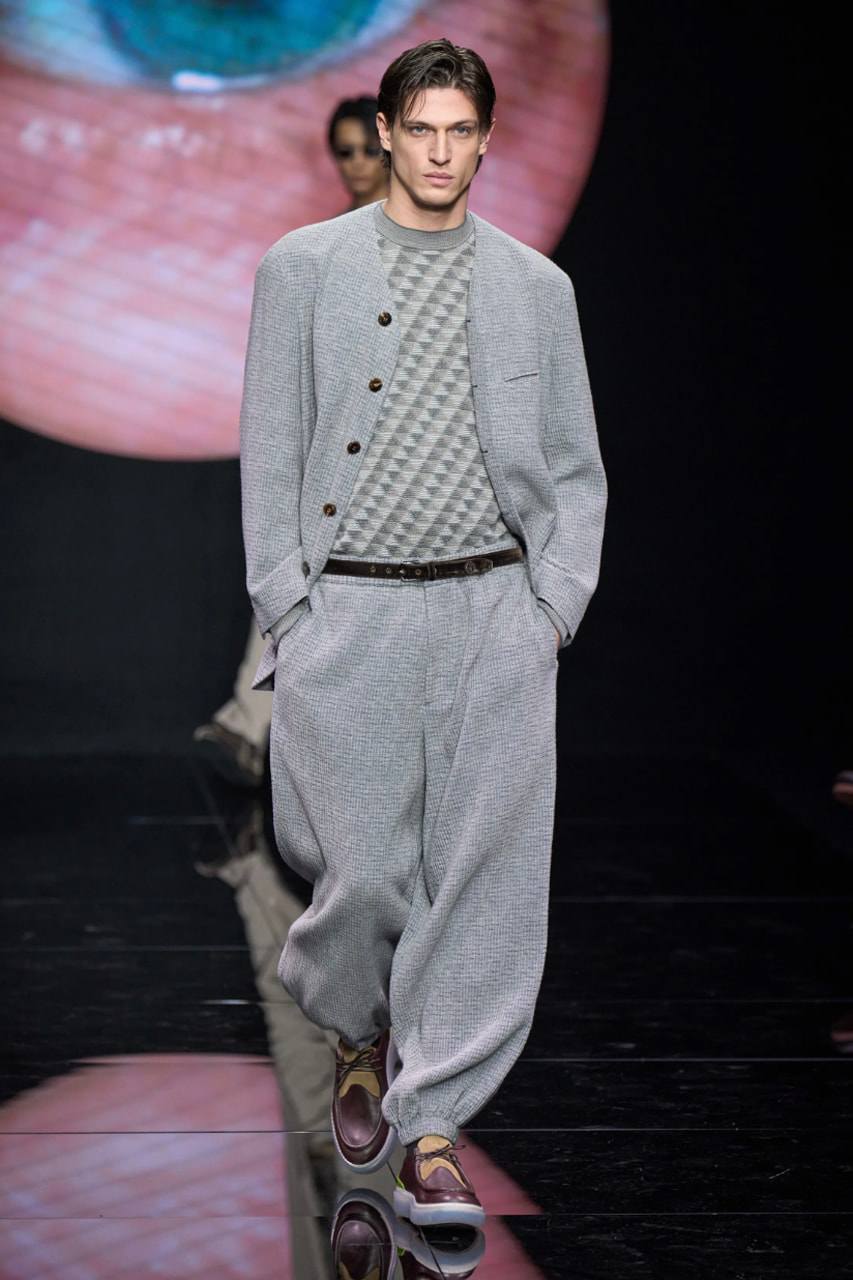 Giorgio Armani Thu Đông tinh xảo với "The Look" - 7