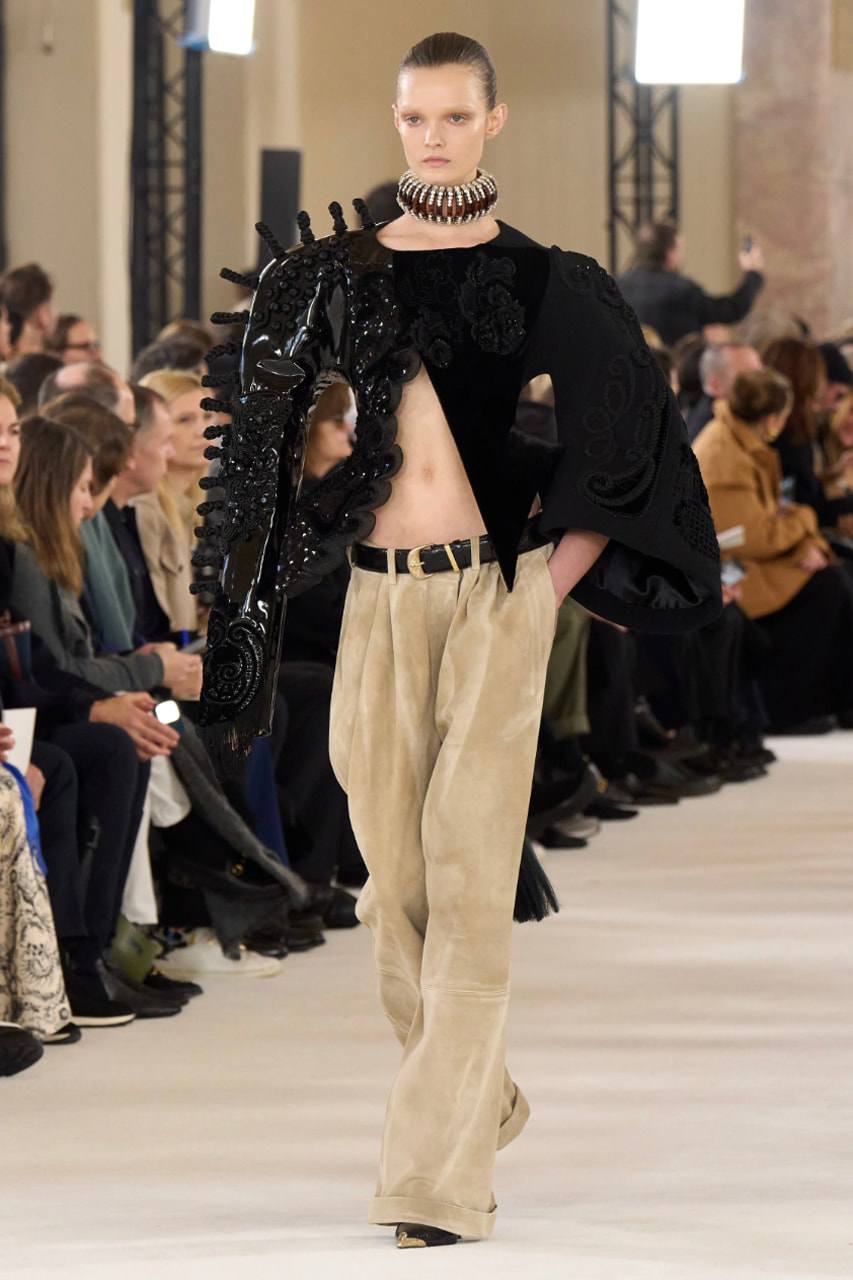 Bộ sưu tập Couture Xuân 2024 dành cho... người sao Hỏa - 12