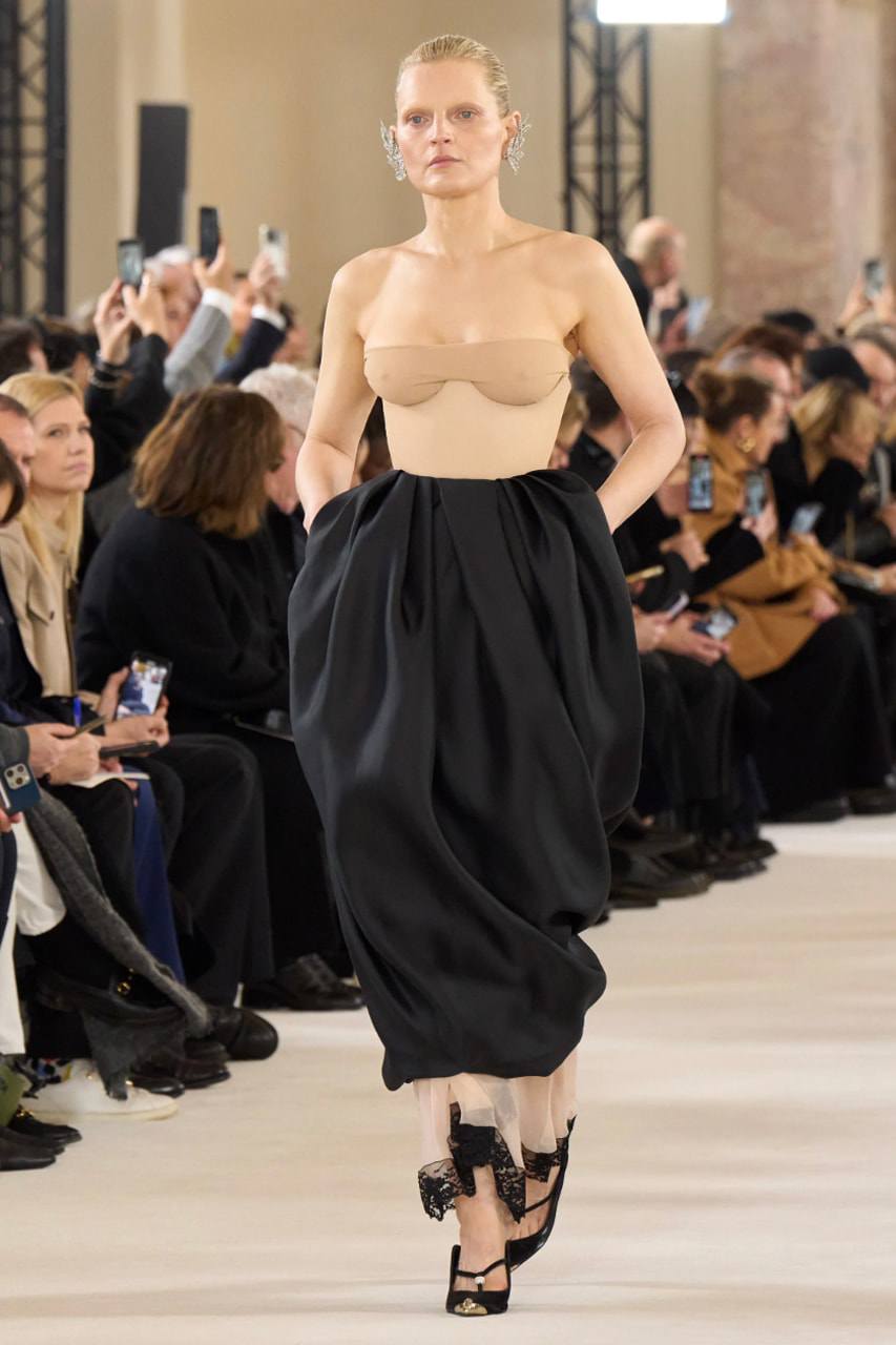 Bộ sưu tập Couture Xuân 2024 dành cho... người sao Hỏa - 11