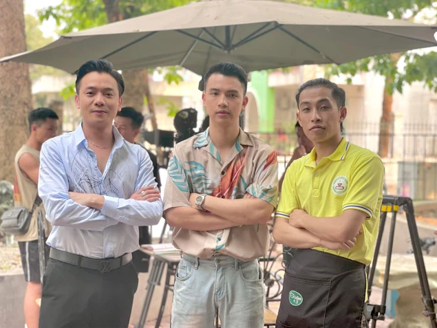 Thiên Lôi và anh trợ lý trong Táo Quân 2024: Hôn nhân kín tiếng, người lạ mà quen - 12