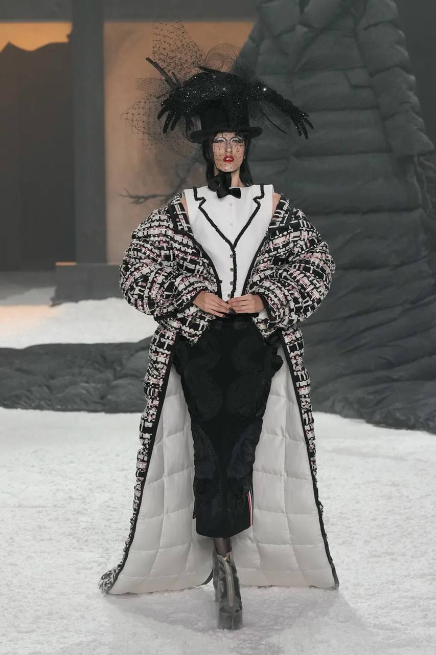 Thom Browne mang vẻ đẹp u ám, tinh tế cho mùa mốt 2024 - 20