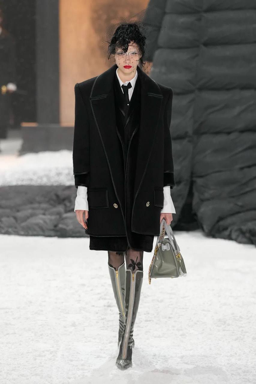 Thom Browne mang vẻ đẹp u ám, tinh tế cho mùa mốt 2024 - 2