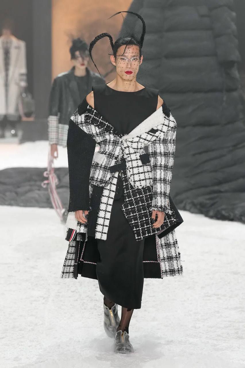 Thom Browne mang vẻ đẹp u ám, tinh tế cho mùa mốt 2024 - 16