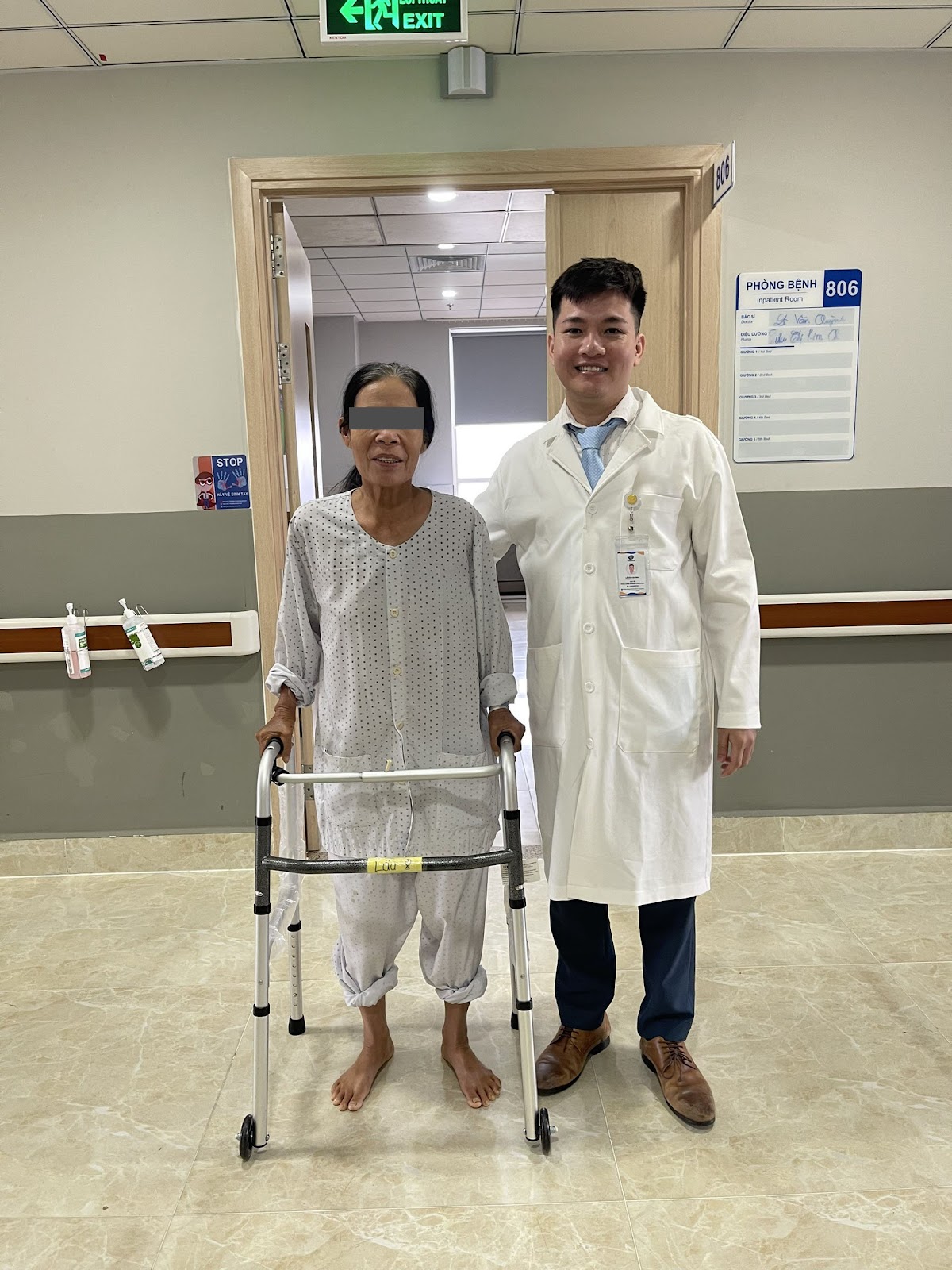 Bác sĩ Lê Văn Quỳnh - Người mang lại hy vọng cho những bệnh nhân đứt dây chằng - 3