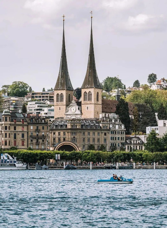 8 thị trấn đẹp như cổ tích nhất định phải ghé thăm khi đến Thụy Sĩ - 7