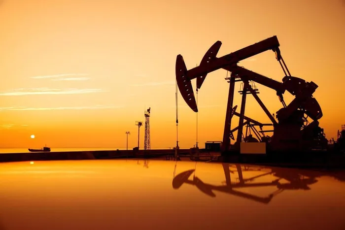 Giá xăng dầu hôm nay 24/3: Quay đầu giảm - 1