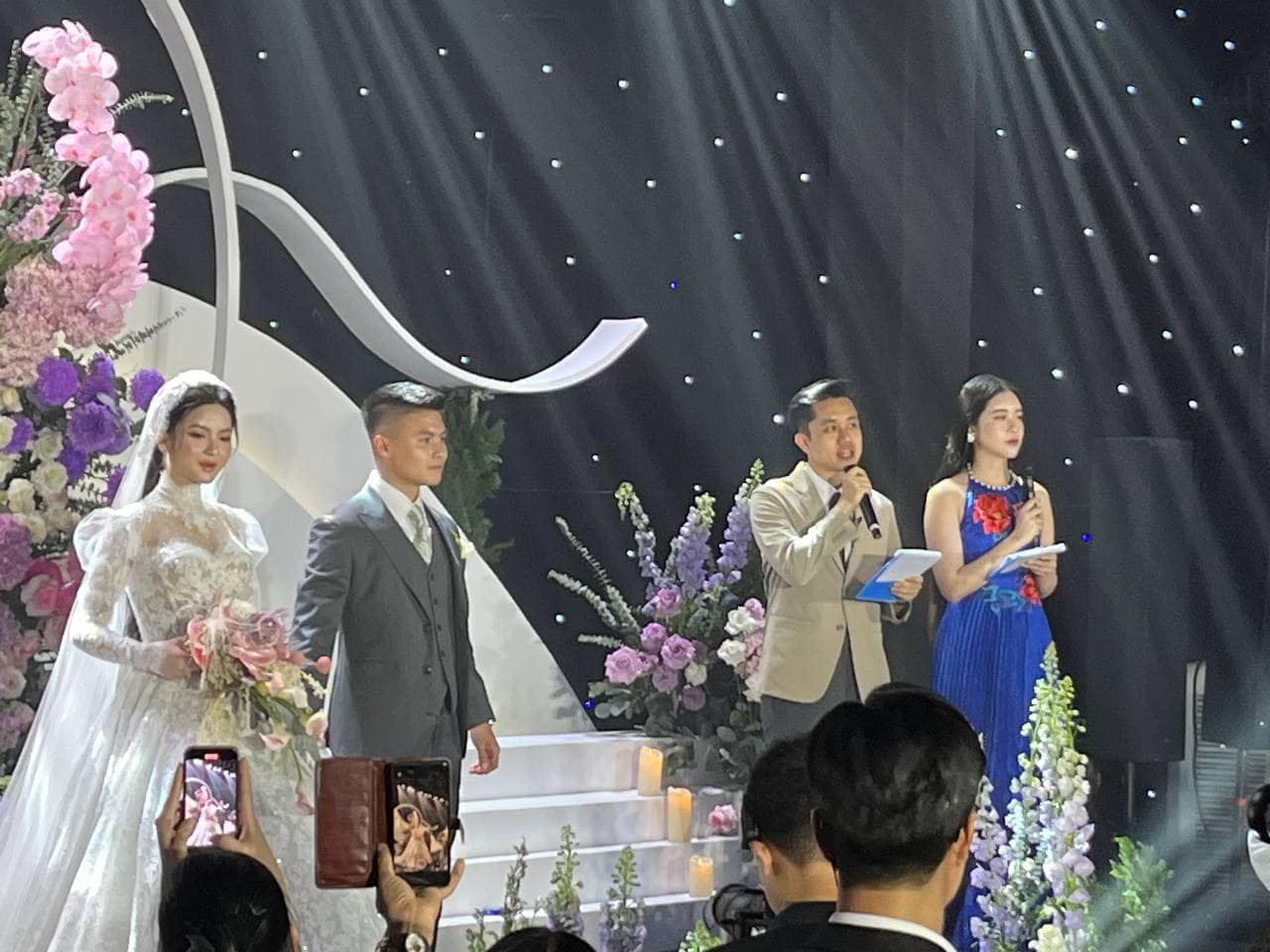 Nam MC đám cưới Quang Hải: “Chúa tể ngôn từ”, bật mí trò chơi đặc biệt nhất tiệc cưới - 2