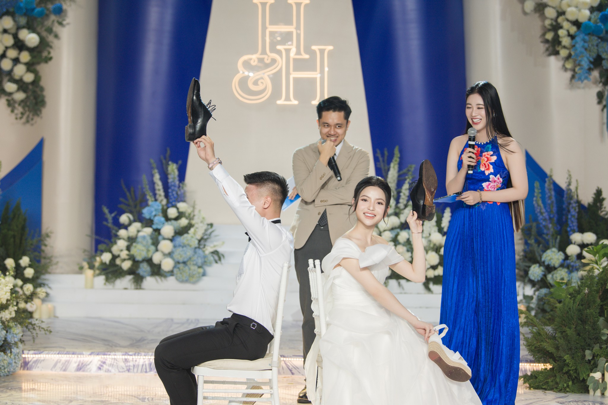 Nam MC đám cưới Quang Hải: “Chúa tể ngôn từ”, bật mí trò chơi đặc biệt nhất tiệc cưới - 3