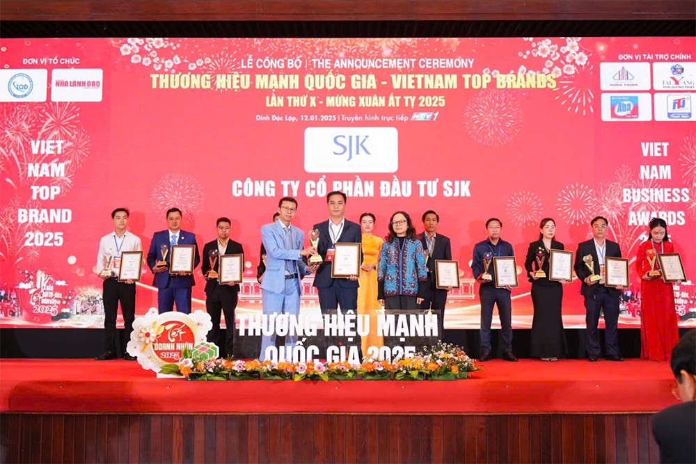 SJK đạt danh hiệu Top 12 Thương Hiệu Mạnh Quốc Gia năm 2025 - 1