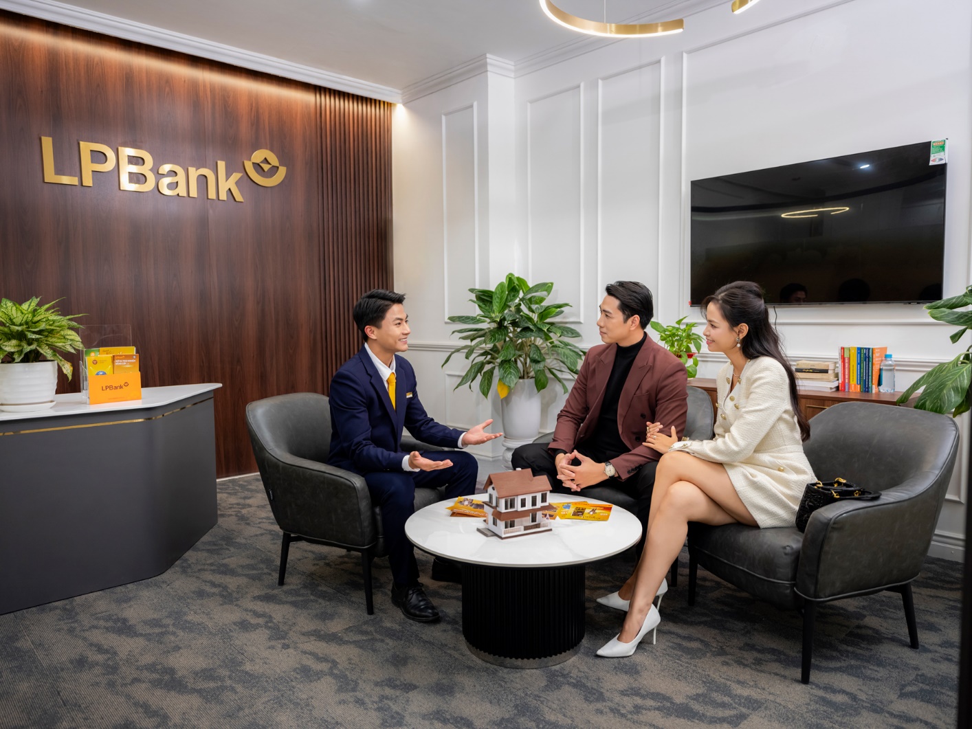 LPBank tiếp sức giấc mơ mua nhà của các gia đình trẻ với gói vay chỉ từ 3,88% - 2