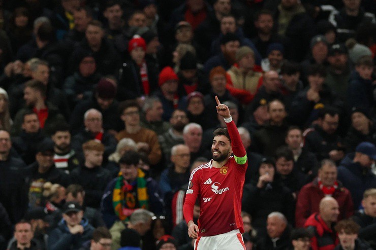 Phá loạt kỷ lục ở Europa League, đội trưởng Bruno Fernandes của Man United giàu cỡ nào? - 4