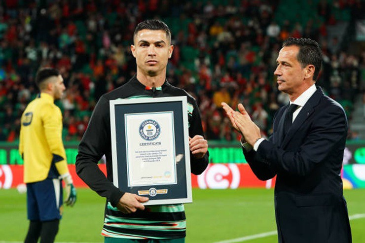 Không chỉ sở hữu loạt kỷ lục Guinness, Cristiano Ronaldo còn nắm giữ khối tài sản ròng khổng lồ - 1