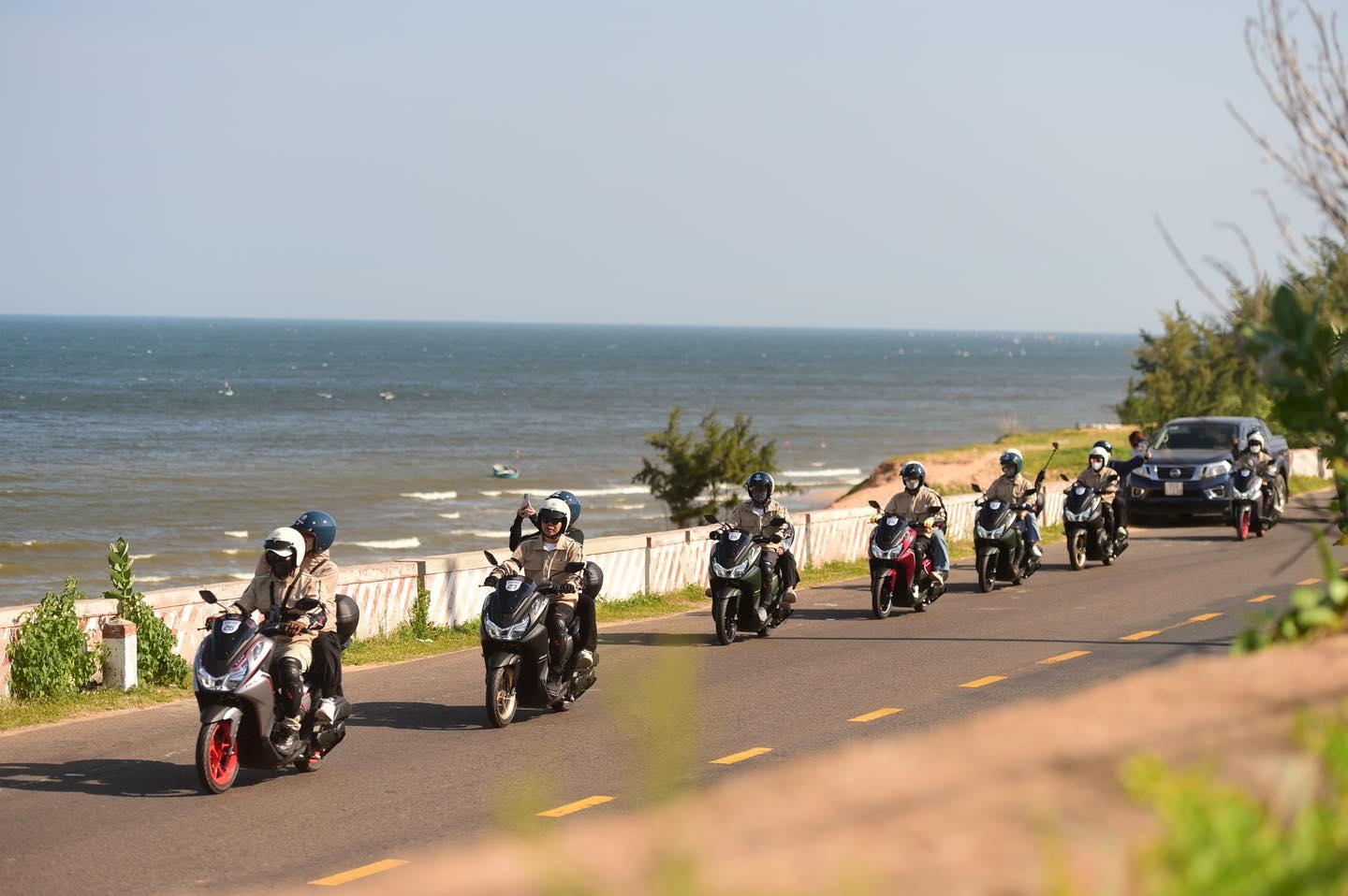 Vì sao xe tay ga cỡ lớn ngày càng được nam giới ưa chuộng? - 2