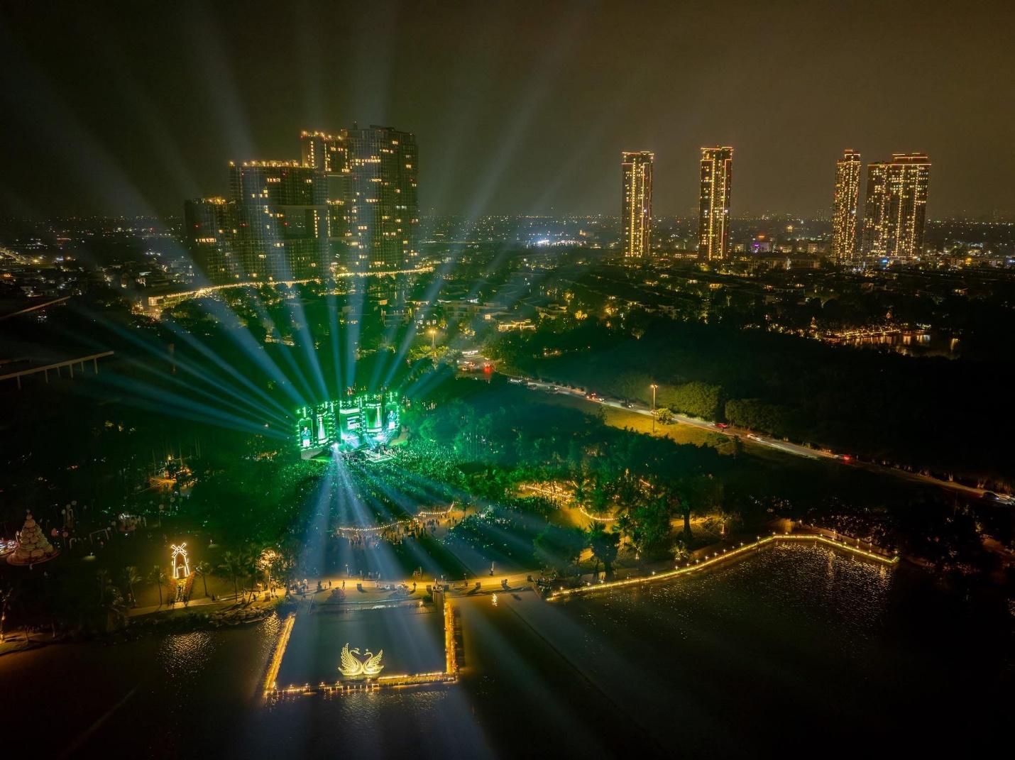 Ecopark Countdown 2026: Cư dân khắp 3 miền mãn nhãn với âm thanh, ánh sáng, pháo hoa giữa thiên nhiên - 3