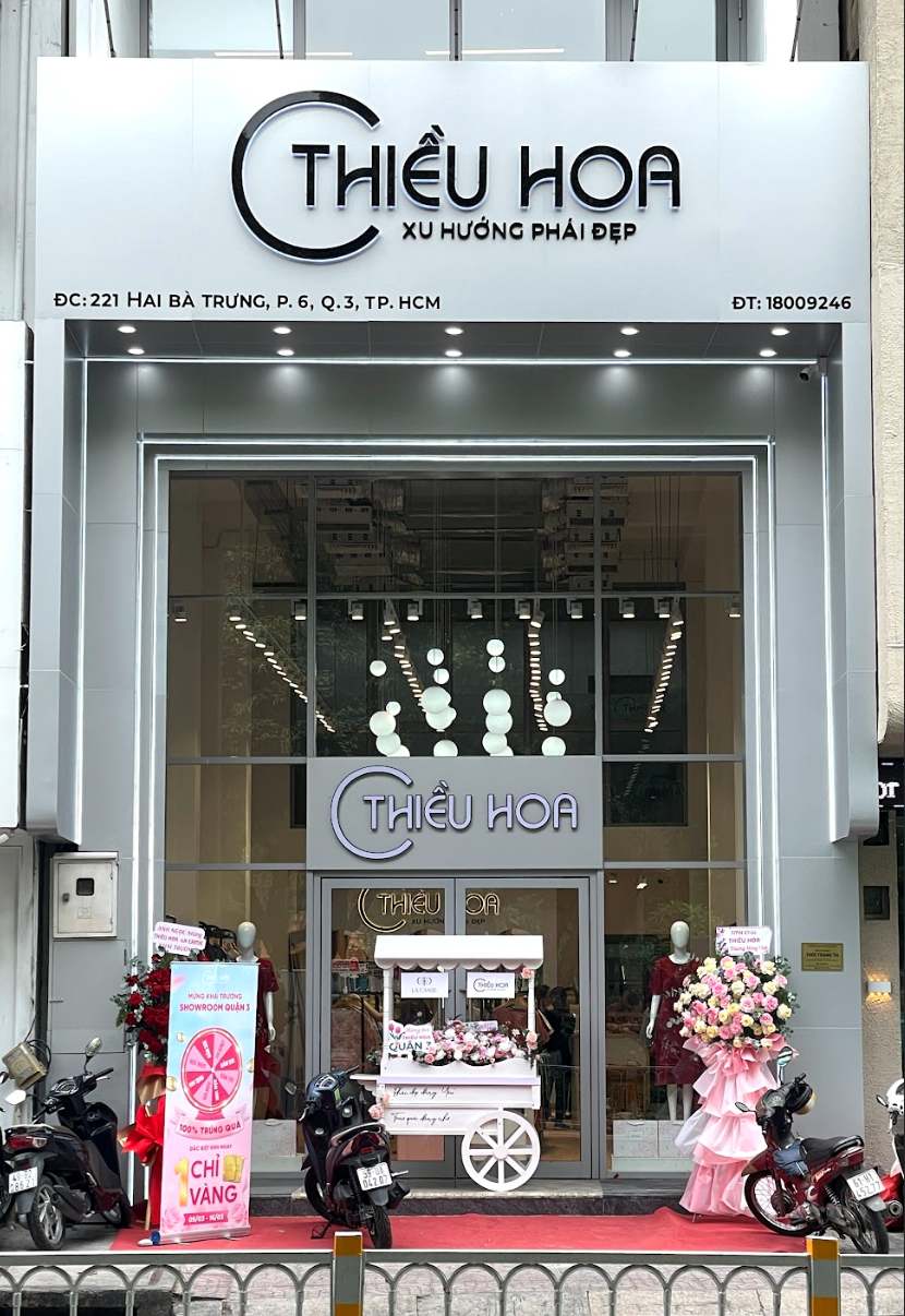 Điểm hot sắm tết của sao nữ Việt - 1