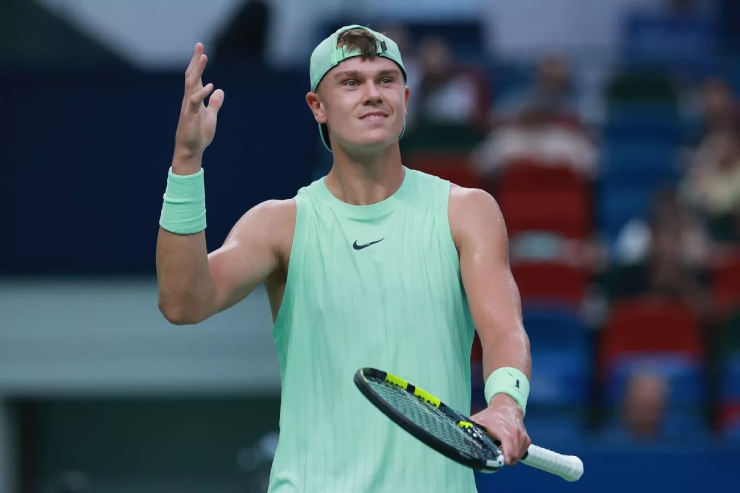 Sao tennis tán nhầm nữ đồng nghiệp đã có chồng, chuyện tế nhị biến thành scandal nhạy cảm - 2