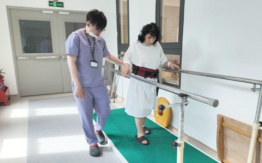 Khớp háng nhân tạo chuyển động kép thế hệ mới - giảm 93% nguy cơ trật khớp - 4