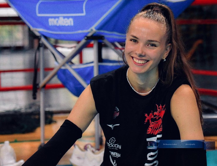 Nữ thần bóng chuyền cao 2m, của hiếm "tài sắc vẹn toàn" làng thể thao thế giới - 7