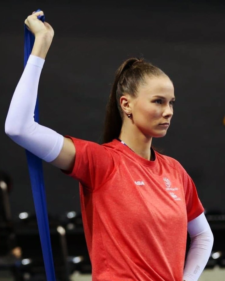 Nữ thần bóng chuyền cao 2m, của hiếm "tài sắc vẹn toàn" làng thể thao thế giới - 6