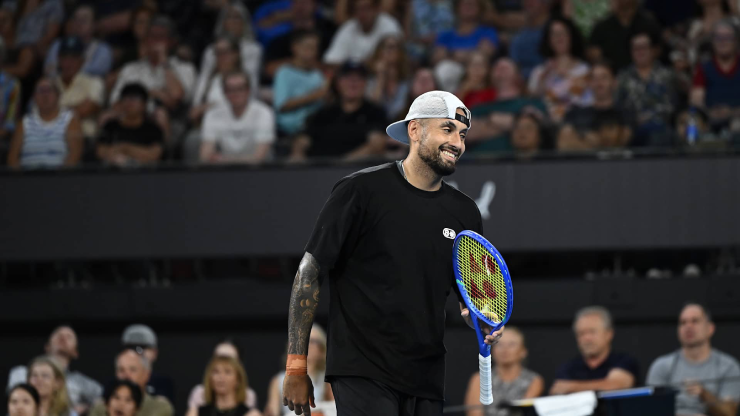 Nóng Australian Open: Sabalenka lộng lẫy như Sharapova, Kyrgios báo tin buồn - 2