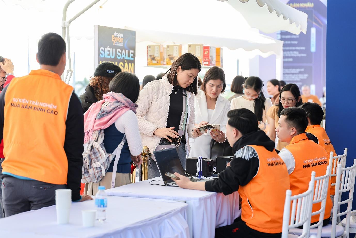 Droppii Expo 2026 sôi động đầu năm, thu hút hàng nghìn khách tham quan và mua sắm tại Hạ Long - 2