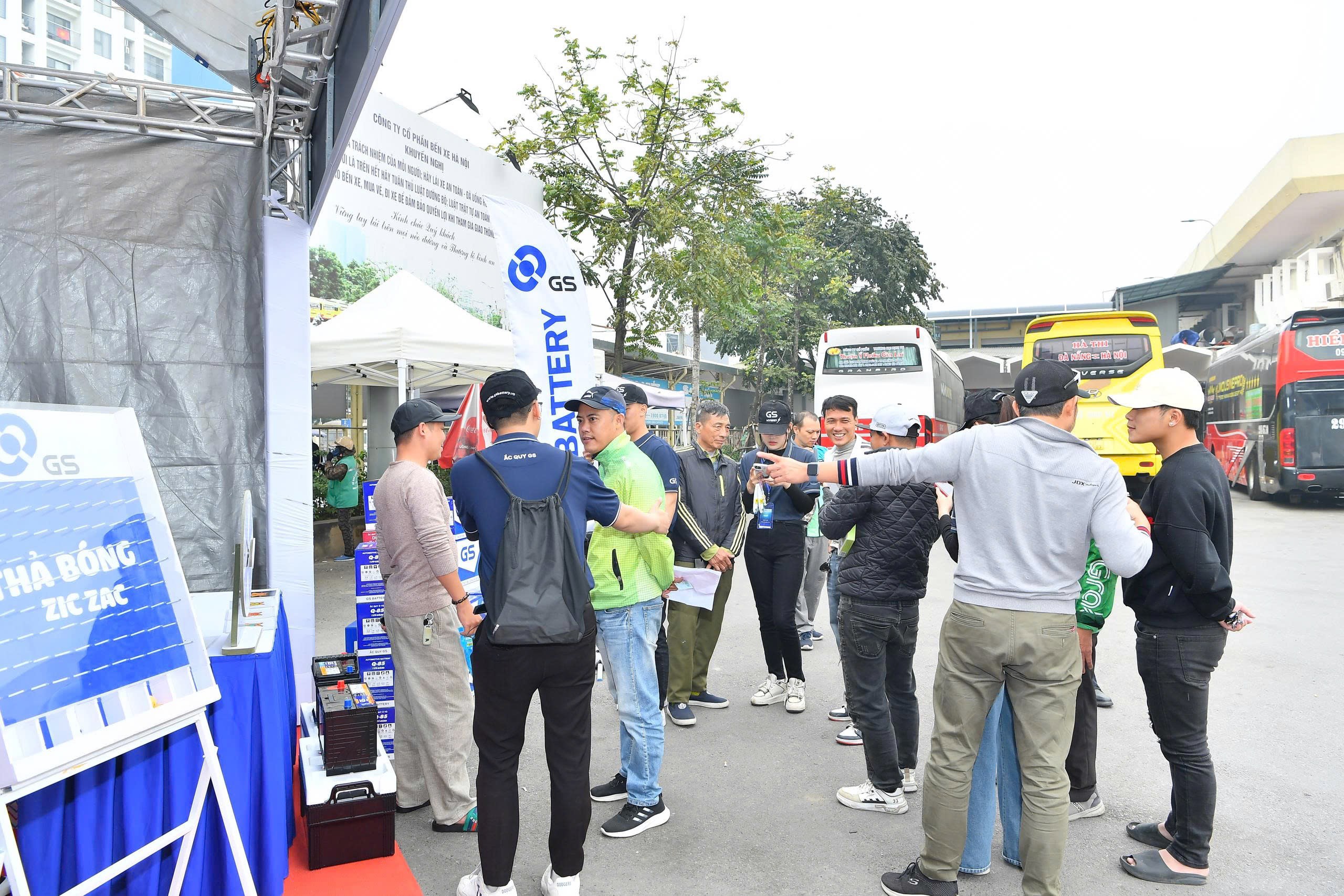 “Ắc quy GS mang ‘Ngày hội chăm sóc bác tài’ đến Bến xe Giáp Bát sau thành công tại TP.HCM - 3