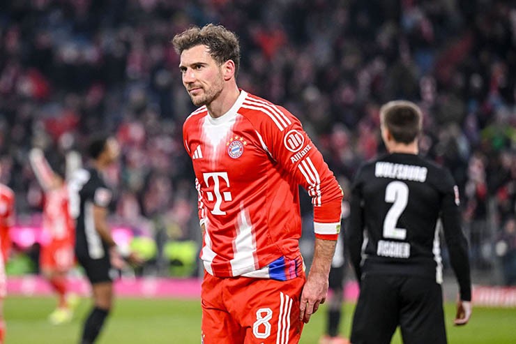 Tin mới nhất bóng đá tối 15/1: PSG nhắm Enzo Fernandez, Flick đòi bán Araujo - 2