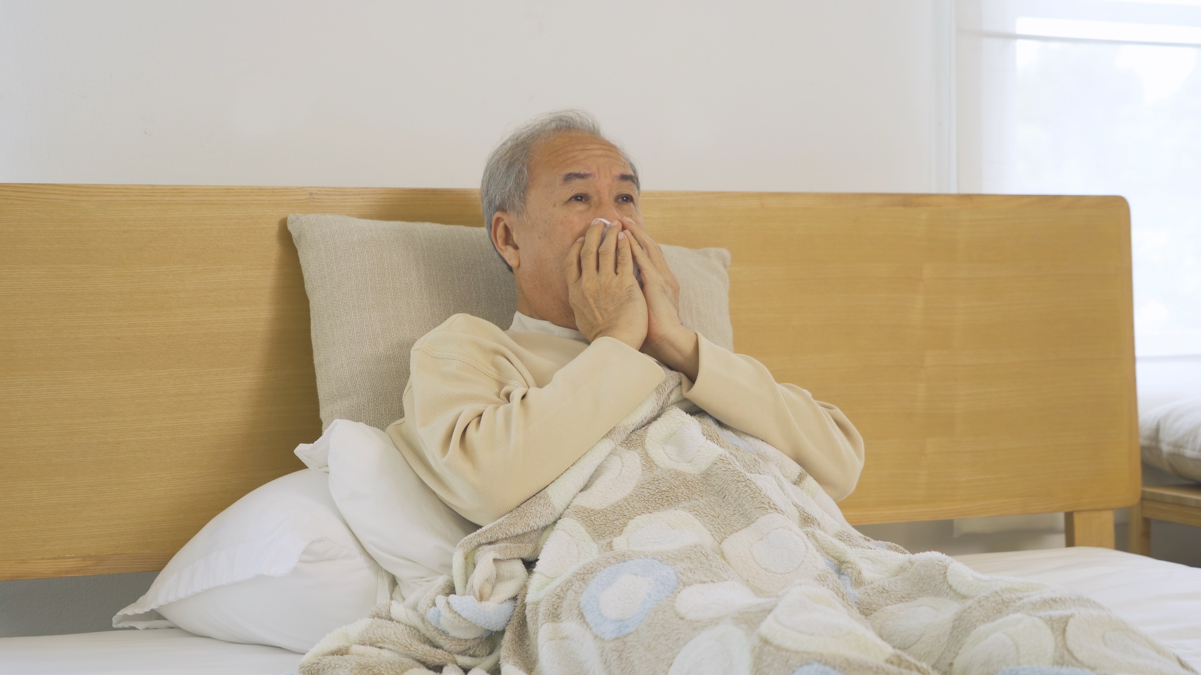 Cuối năm, cao điểm cúm mùa, người cao tuổi, người có bệnh nền cẩn trọng - 2