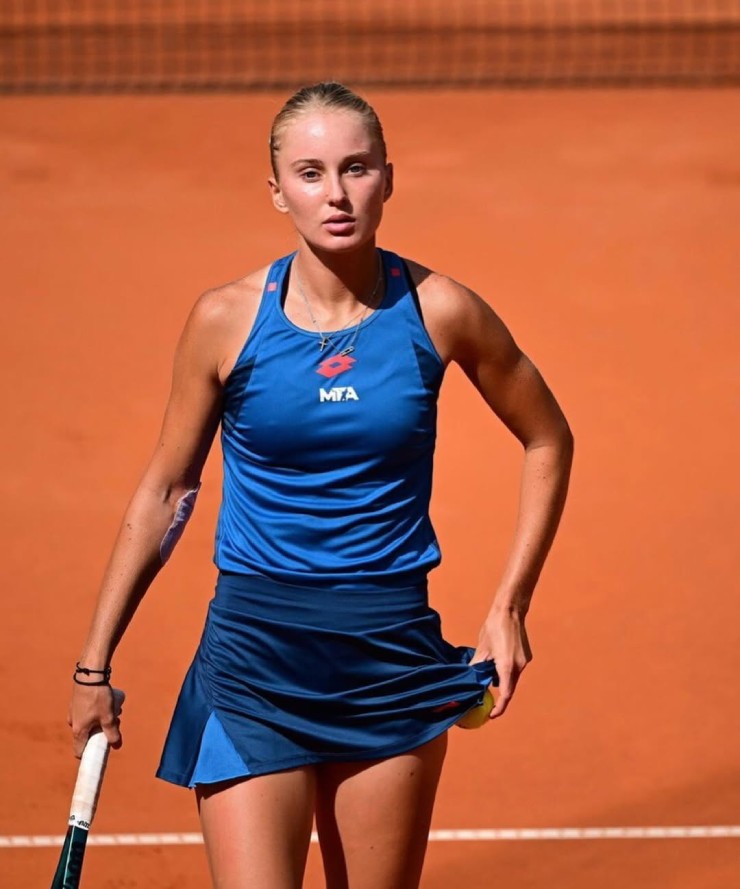 Người đẹp tennis tài sắc vẹn toàn, ví như "Sharapova mới" ở Australian Open - 2