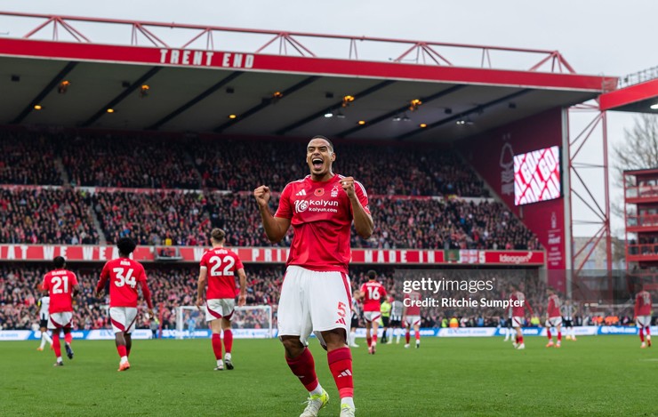 MU cân nhắc mua "bom tấn" 70 triệu bảng, hàng thủ "Quỷ đỏ" sắp biến động lớn - 2