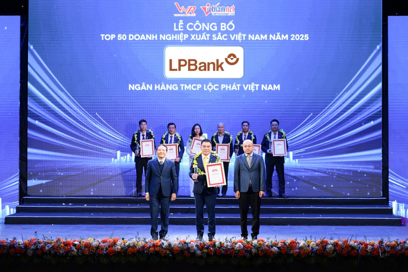 LPBank gia nhập Top 50 Doanh nghiệp xuất sắc Việt Nam: Dấu ấn của sự bứt phá - 1