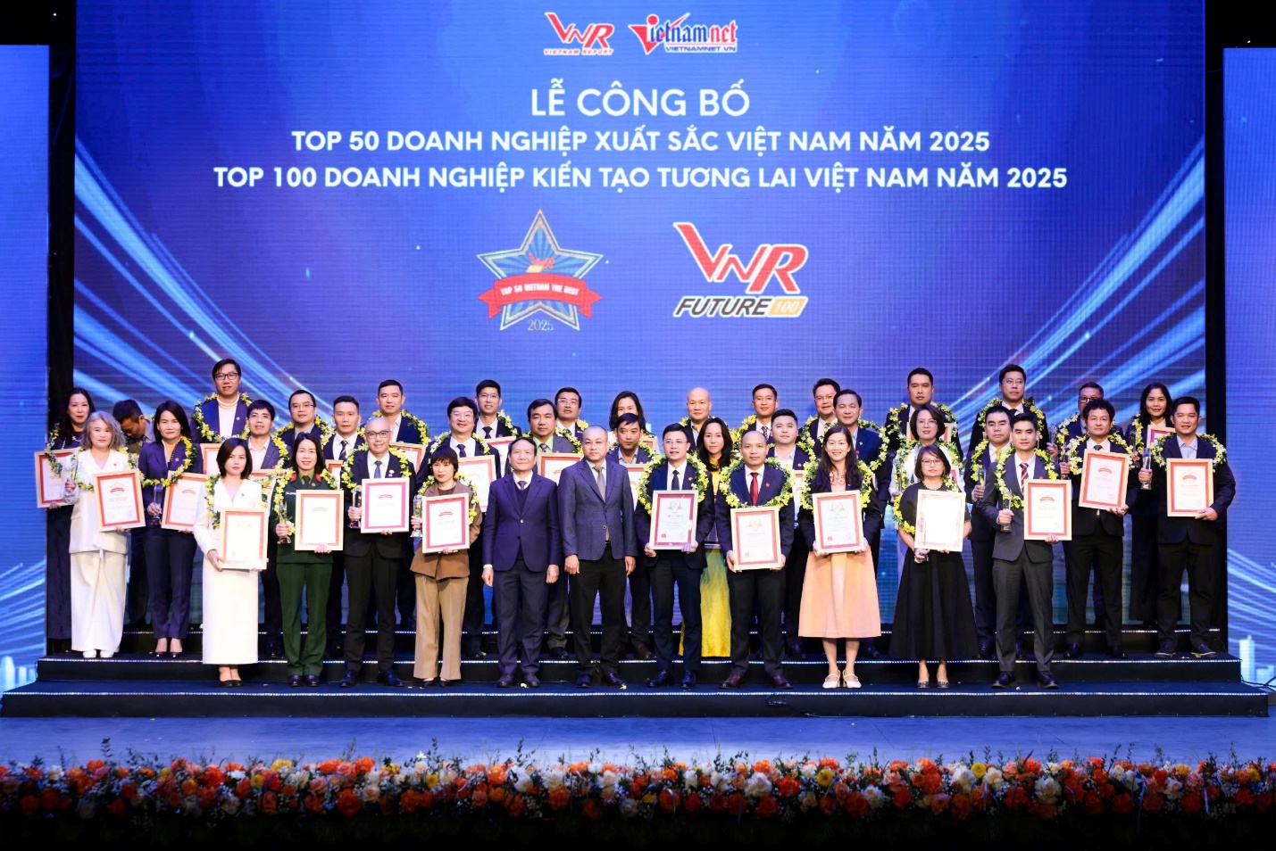 LPBank gia nhập Top 50 Doanh nghiệp xuất sắc Việt Nam: Dấu ấn của sự bứt phá - 2