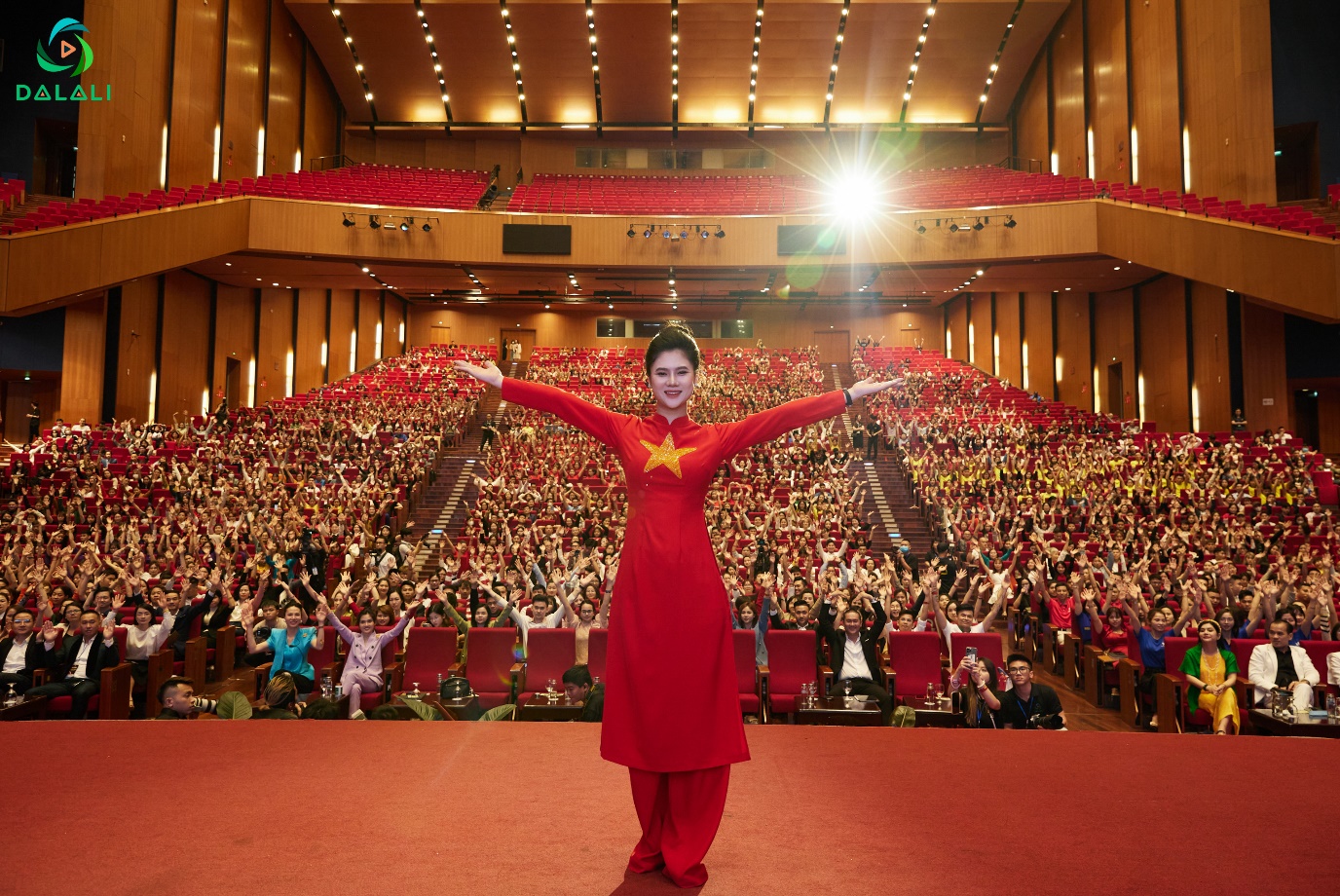 Vi Ngọc Lan nhận Trưởng khoa Thương mại Điện tử trường Cao đẳng Công nghệ Bắc Hà - 4