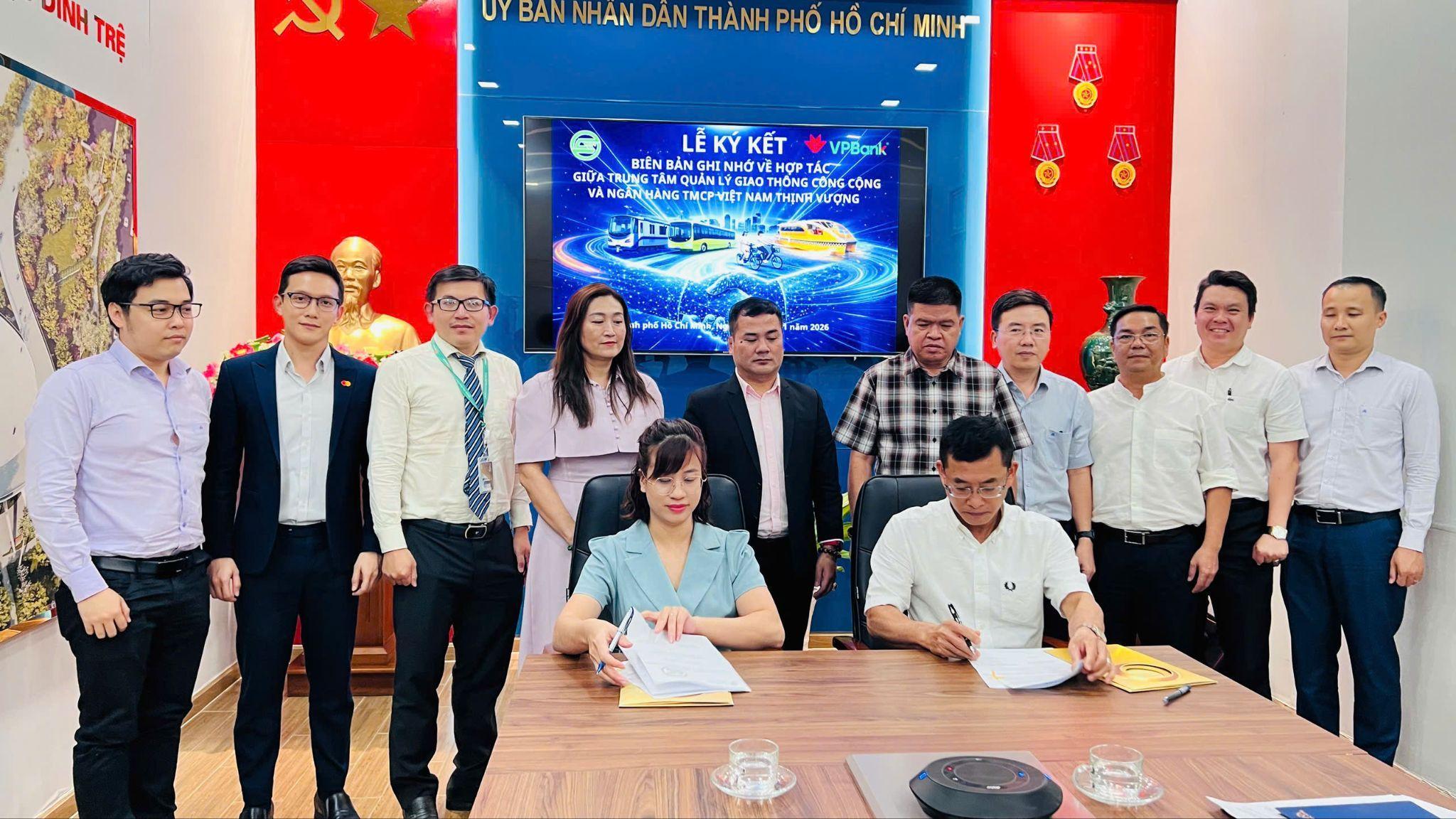 VPBank đưa “Chạm & đi” đến hàng triệu chuyến giao thông công cộng TP.HCM - 1