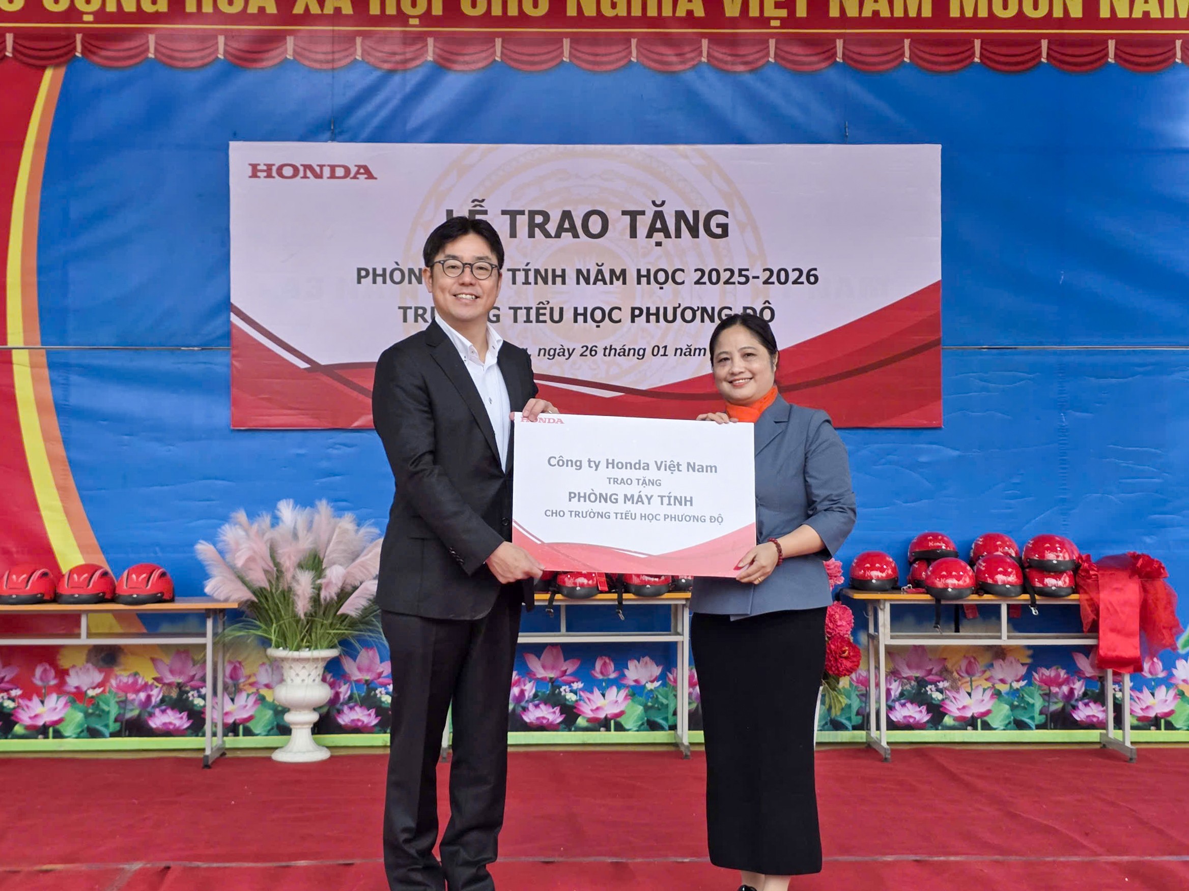 Honda Việt Nam triển khai chương trình trao tặng Thư viện Honda và Phòng máy tính cho học sinh Tiểu học - 4