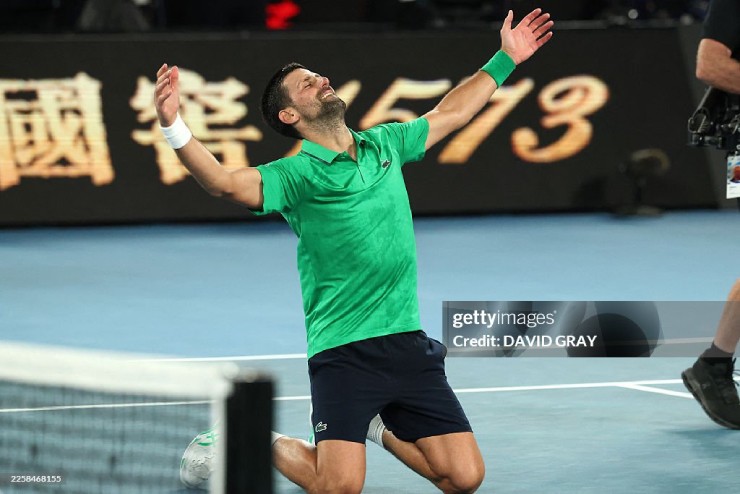 Djokovic 38 tuổi vào chung kết Australian Open, thế giới ngả mũ vì loạt kỳ tích mới - 1