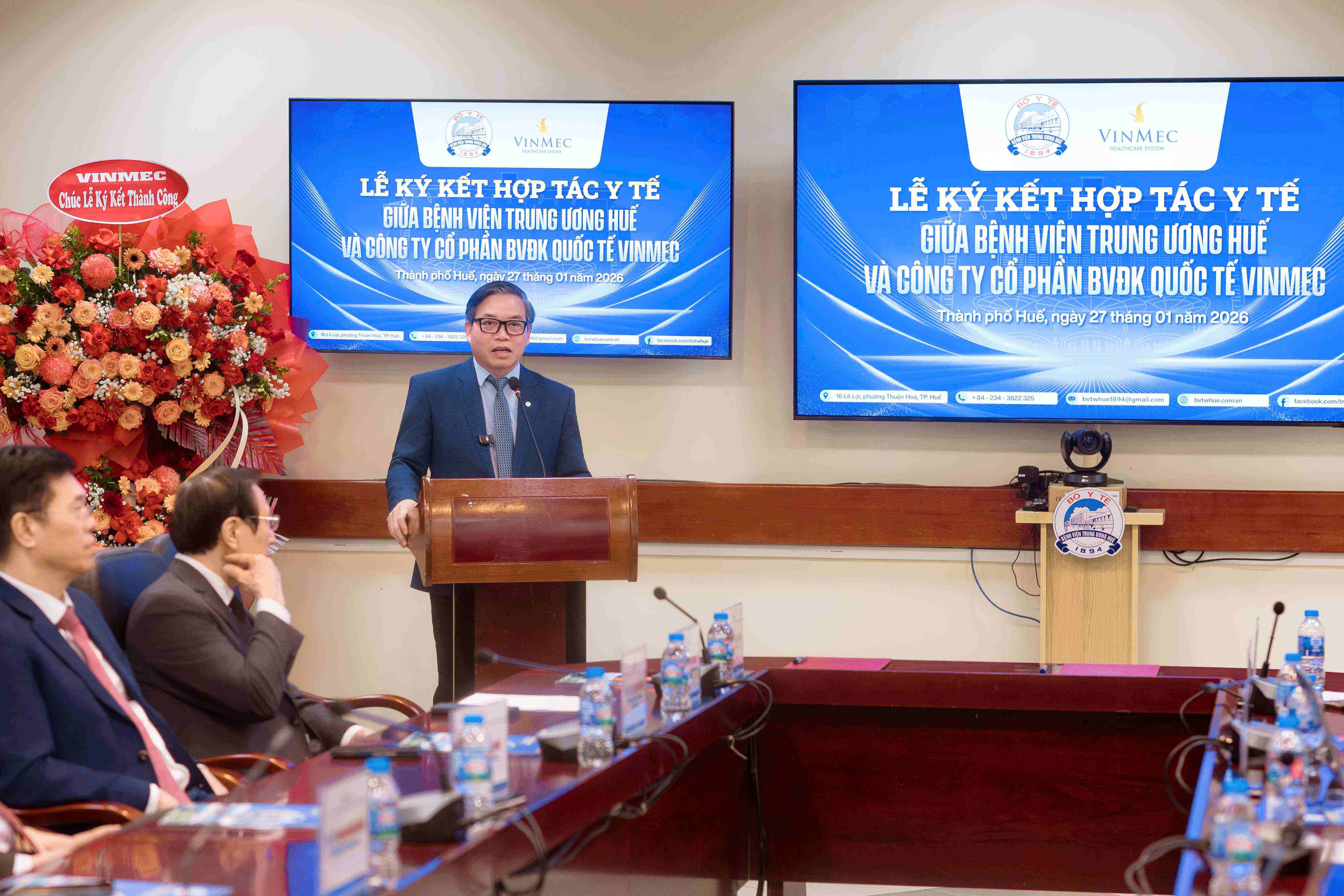 Vinmec ký kết hợp tác với Bệnh viện Trung ương Huế, nâng cao năng lực điều trị chuyên sâu cho người dân miền Trung - Tây Nguyên - 2